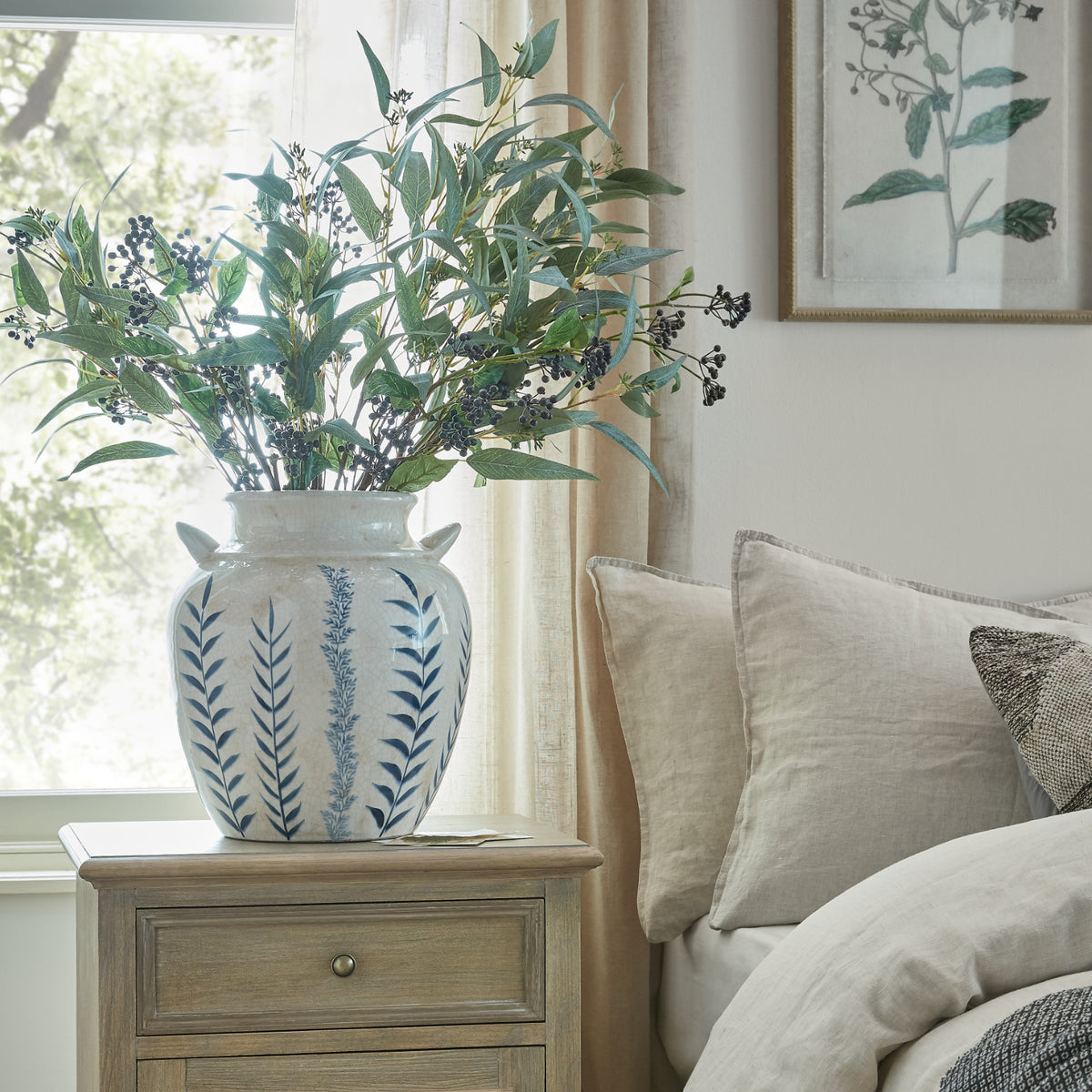 Blue Flora Amphora Vase by SEDERVA
